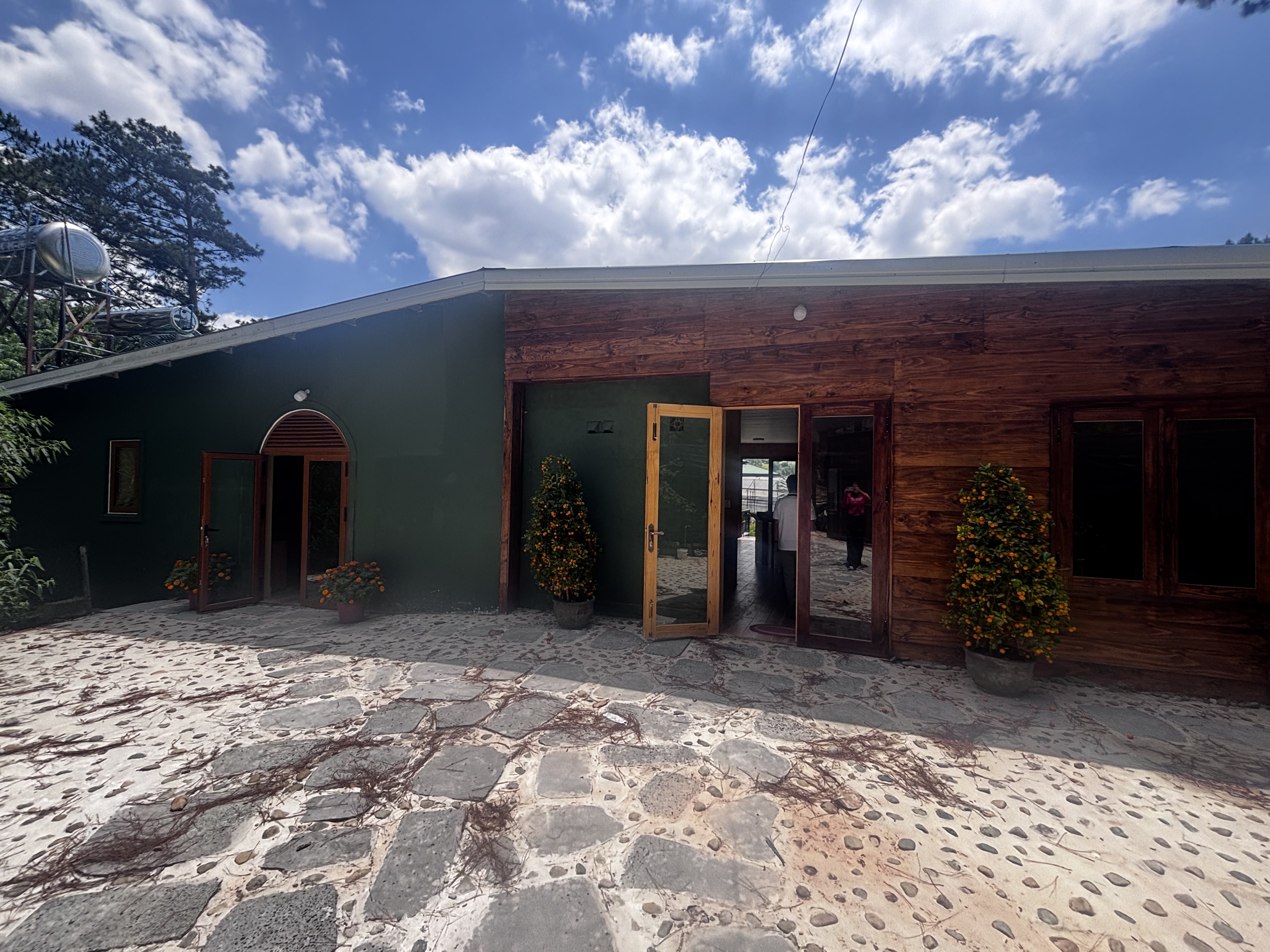 Villa Sân vườn View đẹp thiết kế hiện đại 3