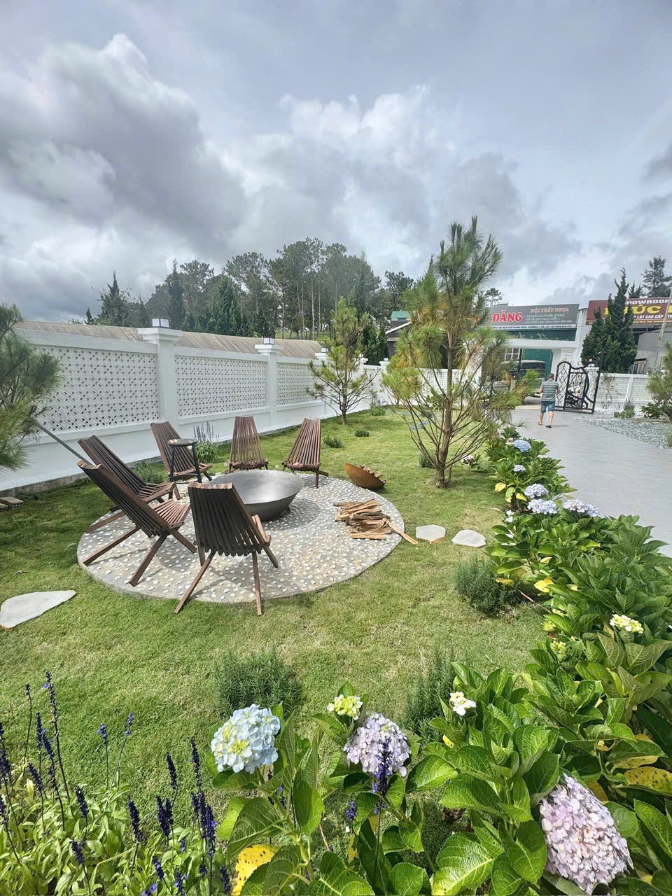 Villa Sân vườn View đẹp thiết kế hiện đại 6