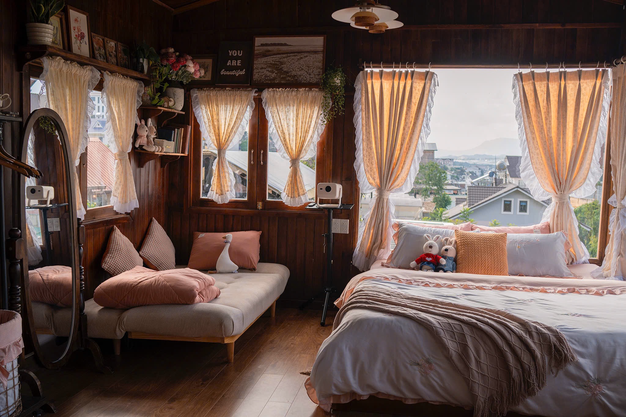 Nguyên căn gỗ VIP riêng biệt 1phòng ngủ 5