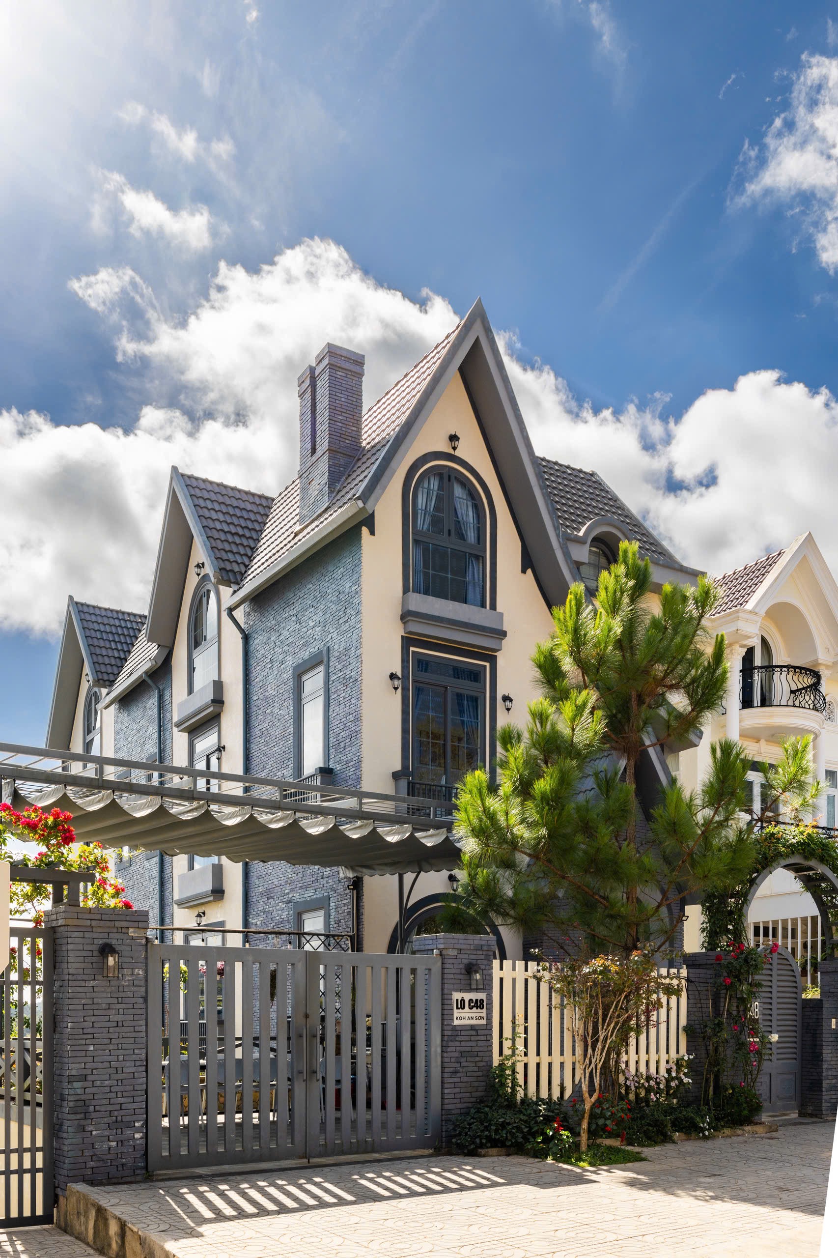 Villa sân vườn với thiết kế hiện đại