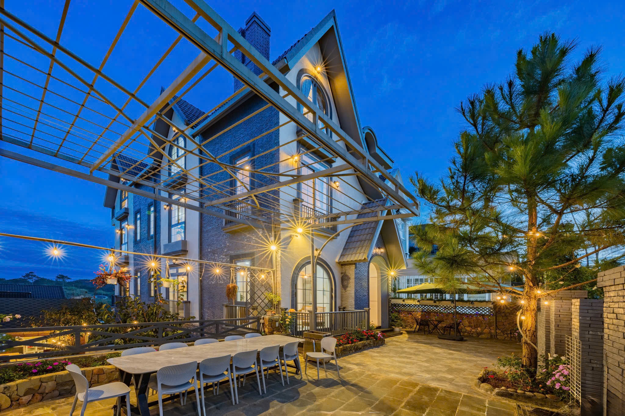 Villa sân vườn với thiết kế hiện đại 6