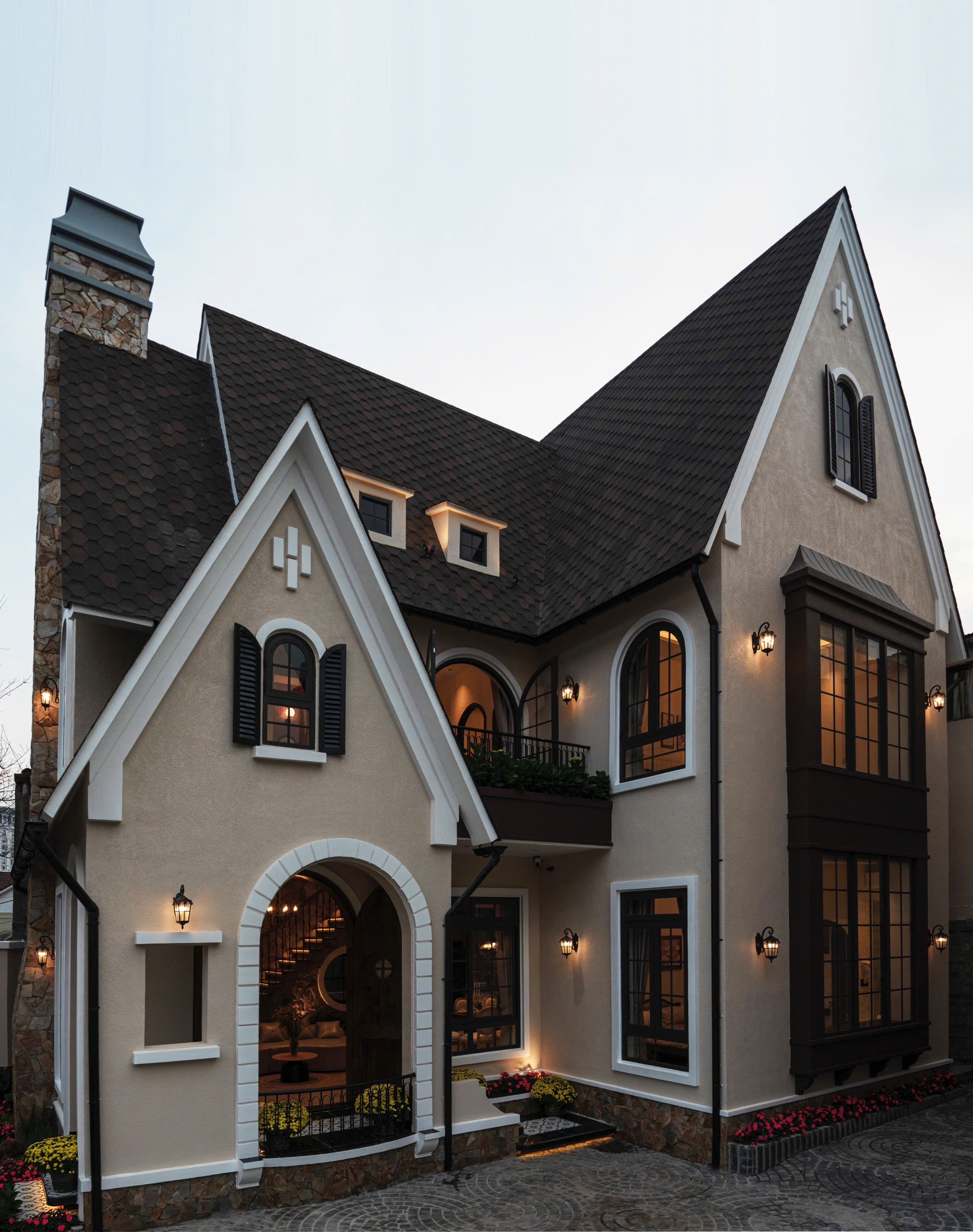 Villa thiết kế hiện đại ngay trung tâm