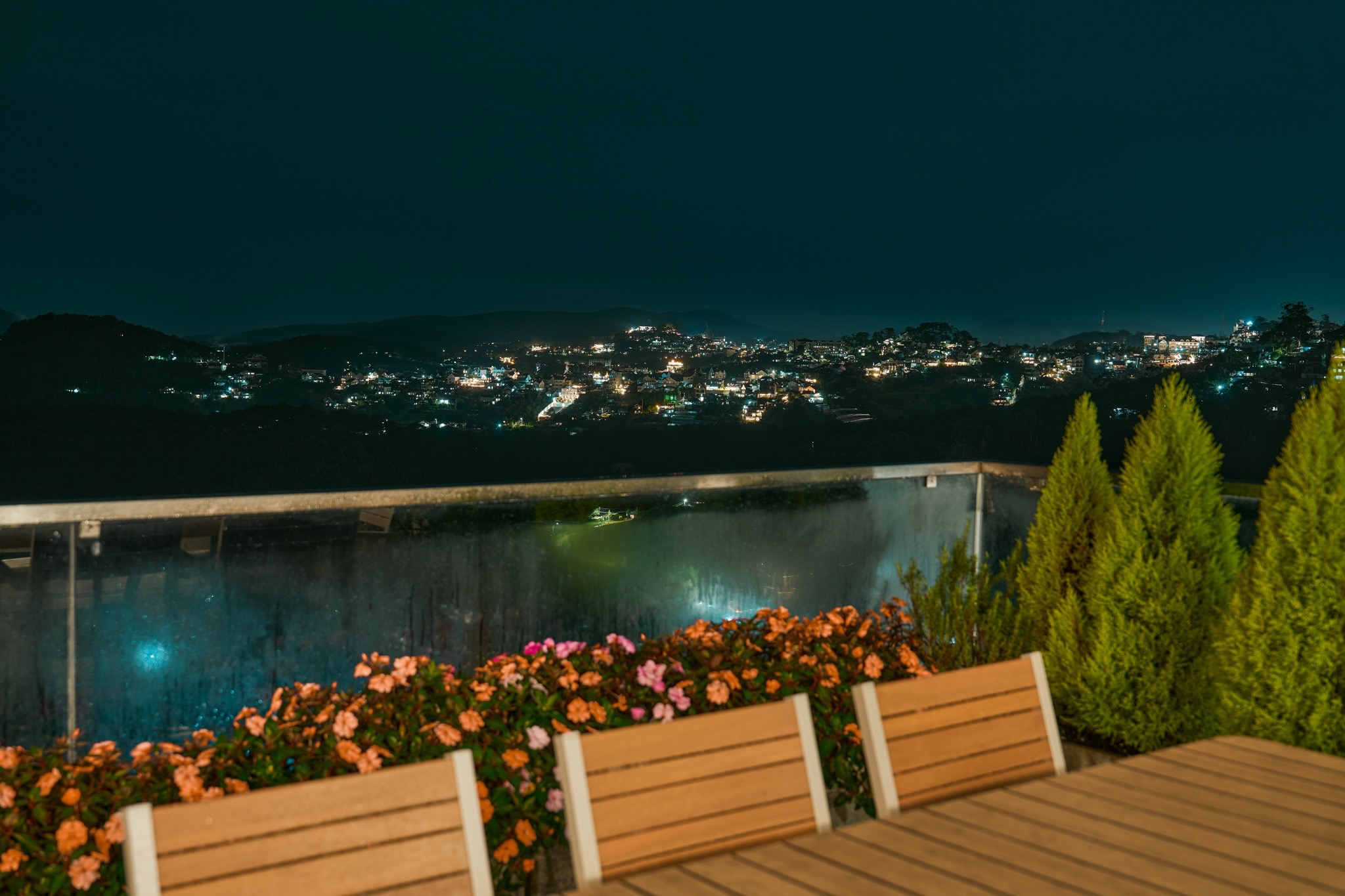 Nhà xinh mà giá cực hạt dẻ ạ 4