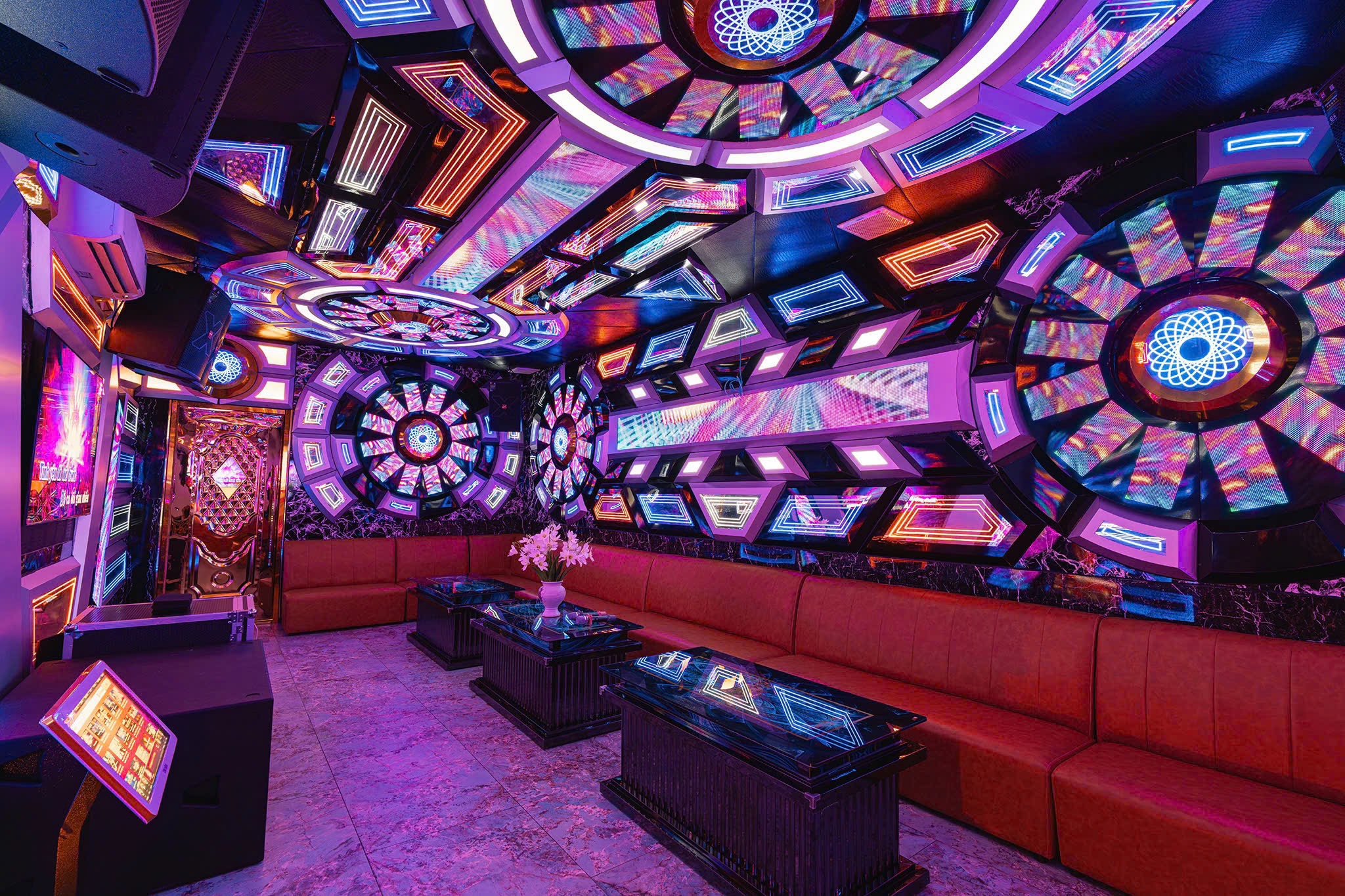 Biệt thự cao cấp full tiện ích 2