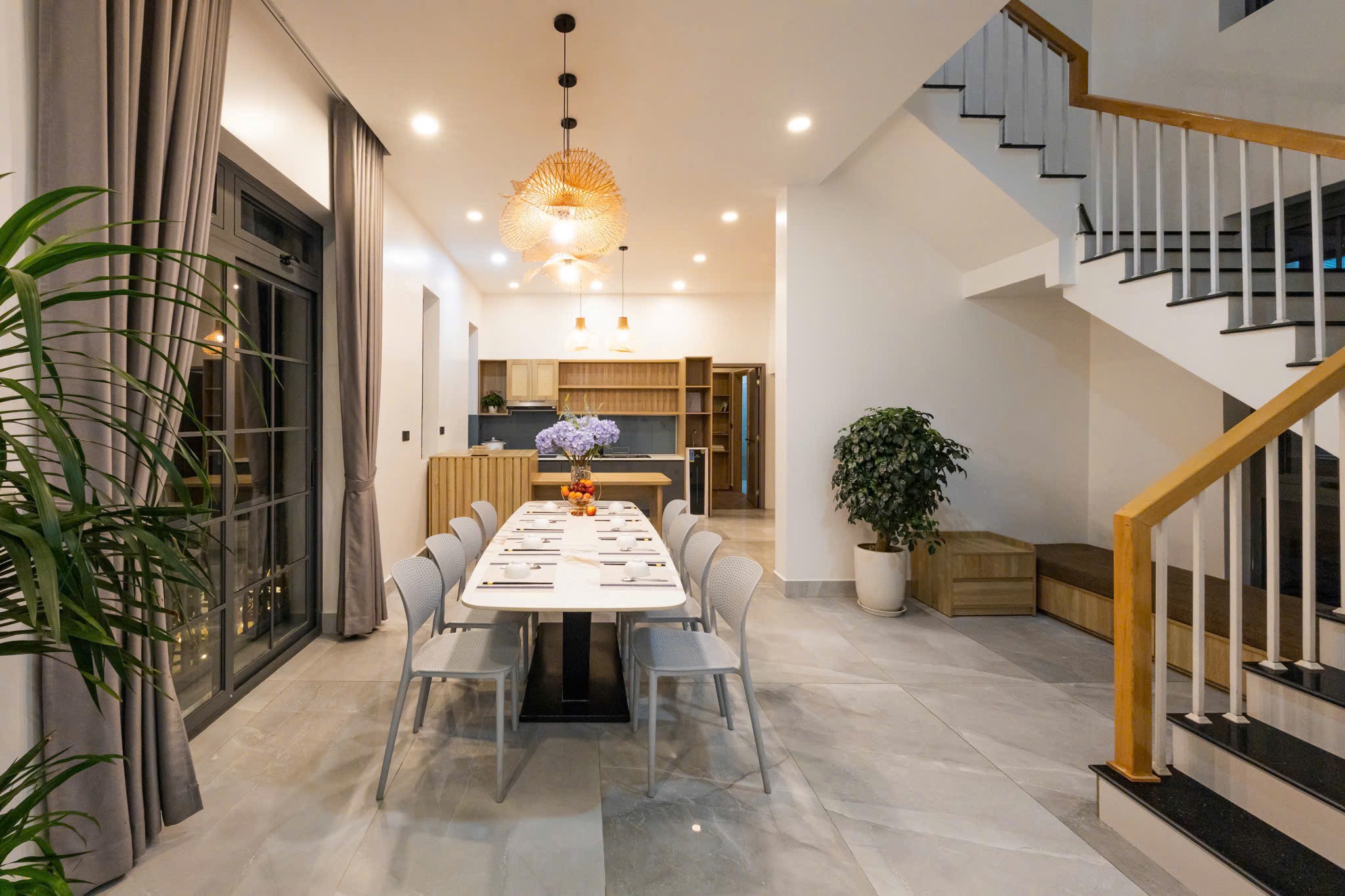 Villa sân vườn với kiến trúc hiện đai ngay trung tâm 6